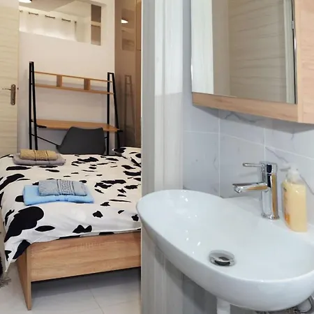 Lägenhet Markos Modern Place - 2 Bathrooms - City Center *
