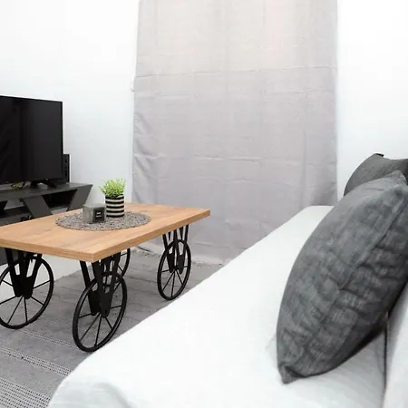 Markos Modern Place - 2 Bathrooms - City Center *
